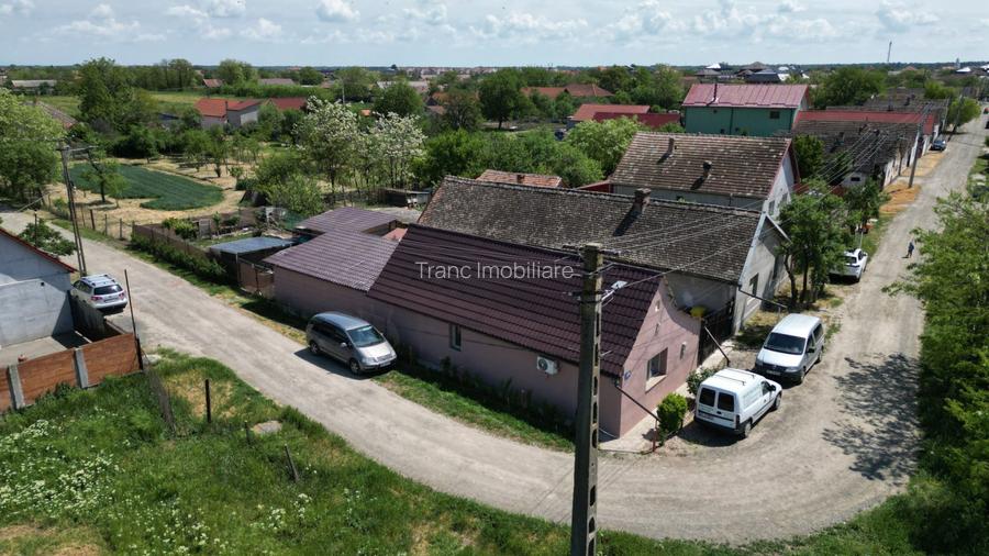 Casă renovată la cheie cu 2 camere în Pecica - 3
