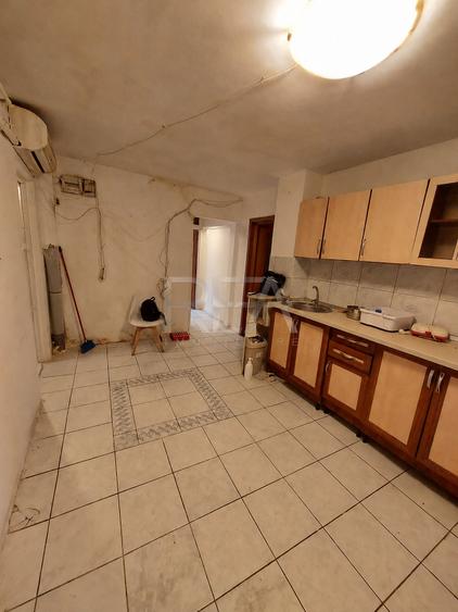 3 camere Vitan decomandat, an 1981, metrou, 62 mp, anvelopat