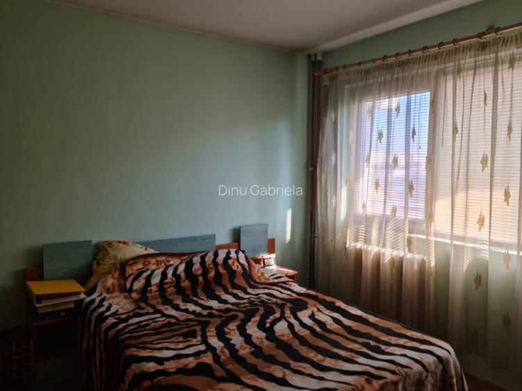 Vând apartament două camere  - 4