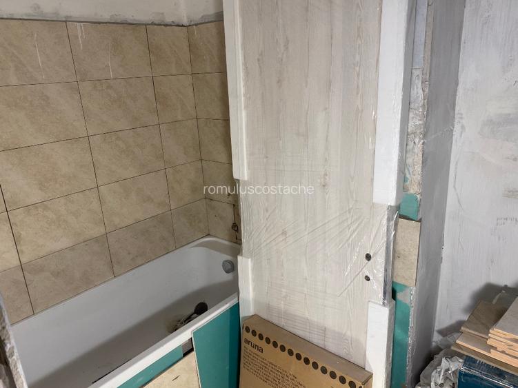 Garsoniera de vinzare Decebal -Muncii et 1,cu balcon in bloc 4 et - 5