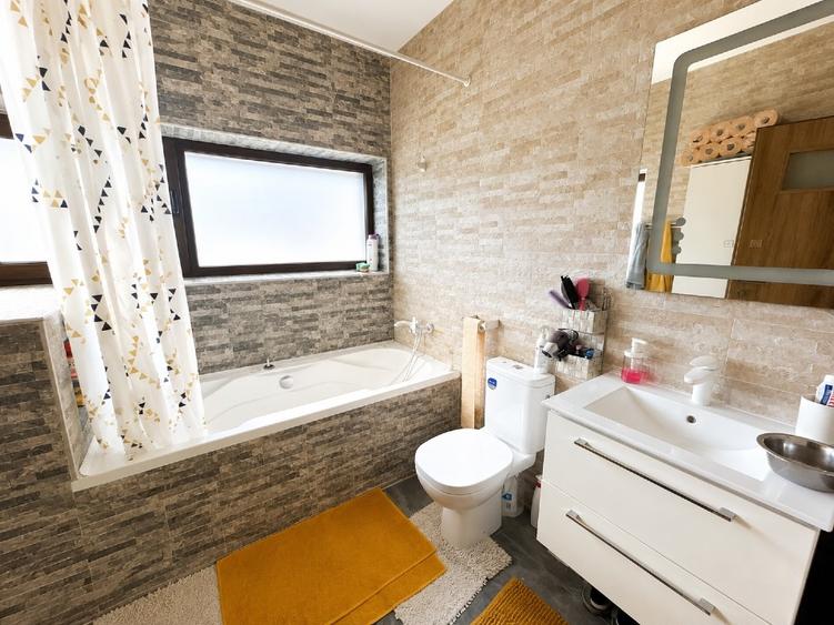 Duplex spațios, complet mobilat, într-o zonă liniștită, lângă râu
