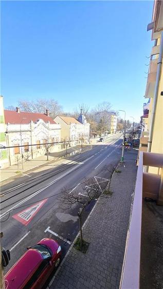 Centru | Apartament cu 3 camere + garaj | Calea Traian - 15