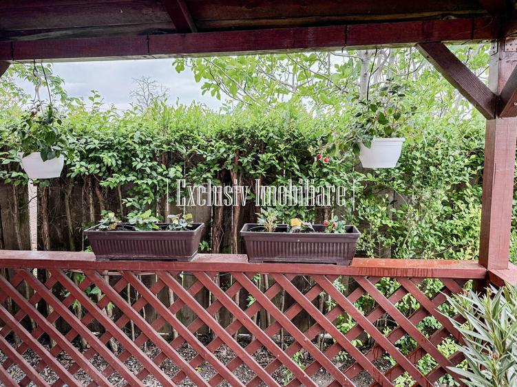 Casa cu Etaj si Curte Mare- 4 camere si 2 bai 130 mp - Parcare 2 Masini - Foisor - 28