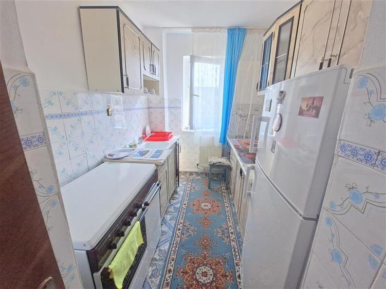 Apartament 3 camere, mobilat si utilat, zona Mioritei