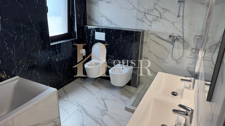 Casa despartita prin Garaj.Langa Padure.Liniste.Intimitate - 13