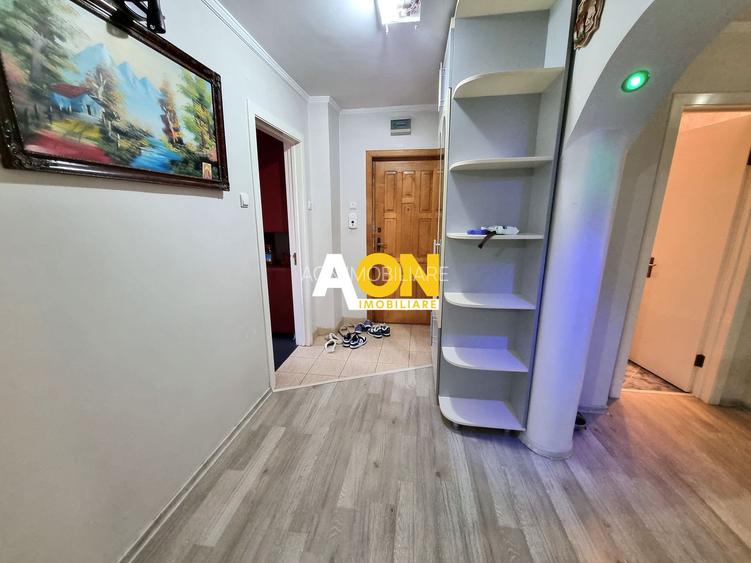 De inchiriat apartament 3 camere, zona Piata, Cetate - 10