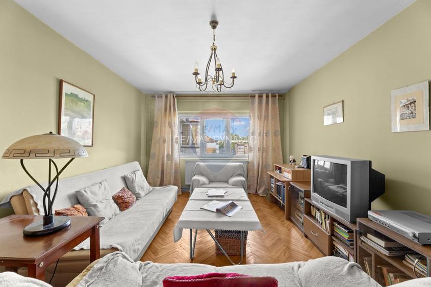 Apartament cu 3 camere de vânzare în zona Podgoria - 3