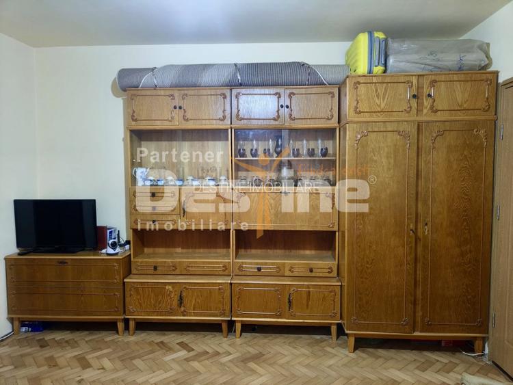 Apartament 2 camere bloc caramida etaj 1 - 4