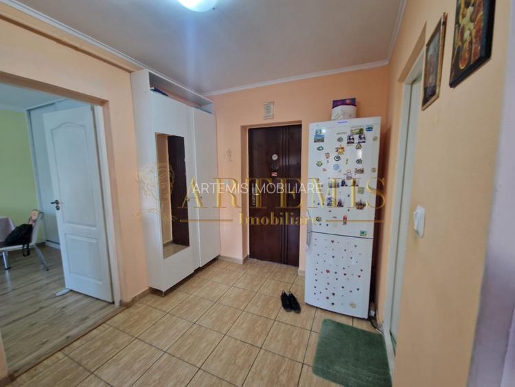 Apartament de 2 camere, decomandat, 49 mp., zona Sud - 6
