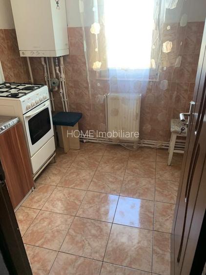 Apartament de vanzare, 3 camere - 6