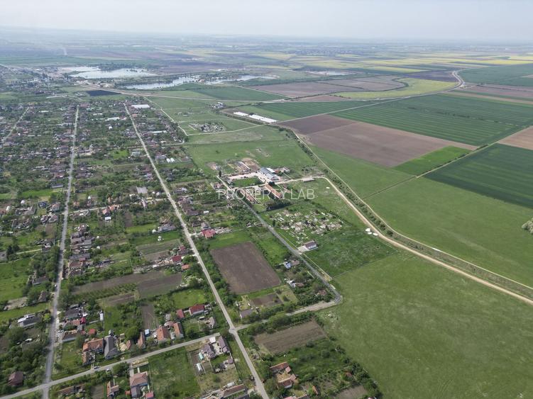 Teren Intravilan de 3,090 mp în Cuvin - 4