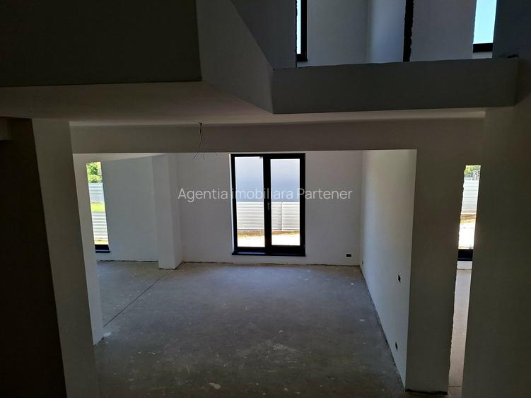 Casă / vilă Mărăcineni / Argeș , finisaje moderne ! - 8