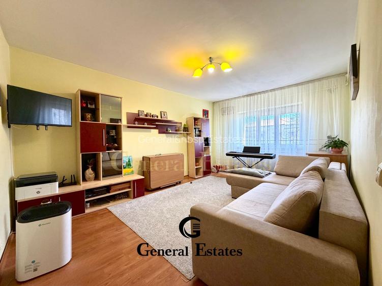 Vânzare apartament 3 camere decomandat | Nicolina - 2