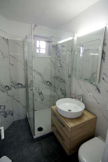 Apartament 2 camere, centrala proprie, loc parcare, 500 metri de Medicina