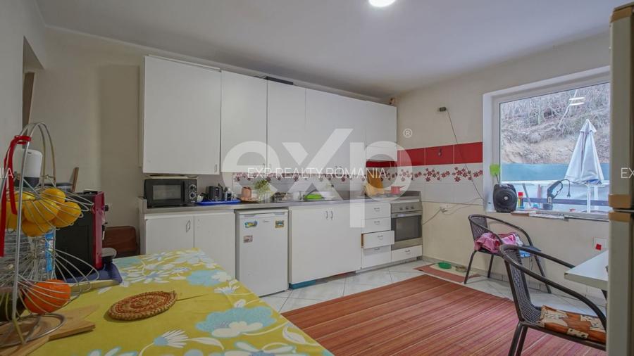 Casă individuală la 4 km de Brașov | 730 mp teren - P+E+M - 6