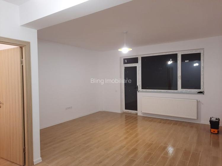 Spatiu comercial la parter , 51,9 mp, zona Terra  - 2