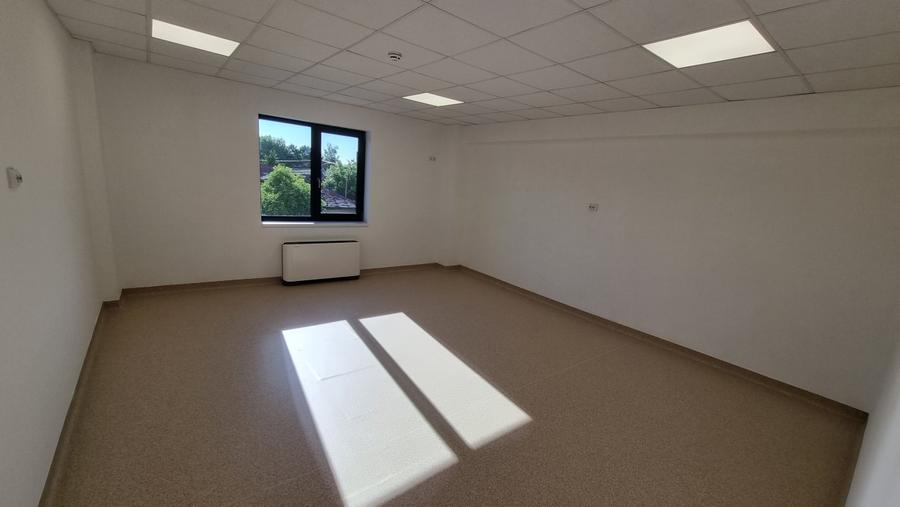 Spatii birouri,clinica sau orice alta utilitate parter135mp,etajul2-230 si 310