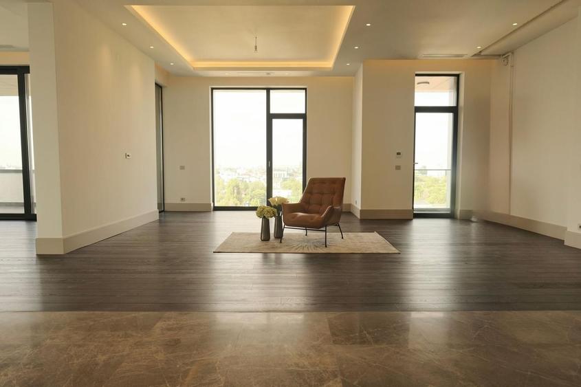 Penthouse Exclusivist cu Terase Generoase și Finisaje Premium în Inima Capitalei