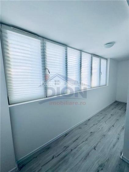 Titan - Piata Minis - Liceul Cuza - 11