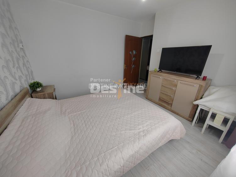Apartament 3 camere DECOMANDAT 76 mp - cartier NICOLINA - 4
