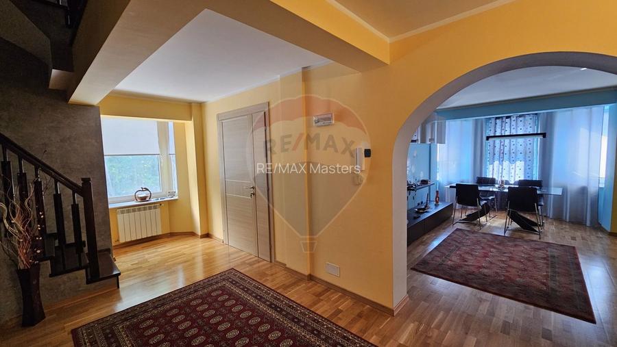 Casă / Vilă de lux cu 8 camere de vânzare in Obcini, Suceava - 13
