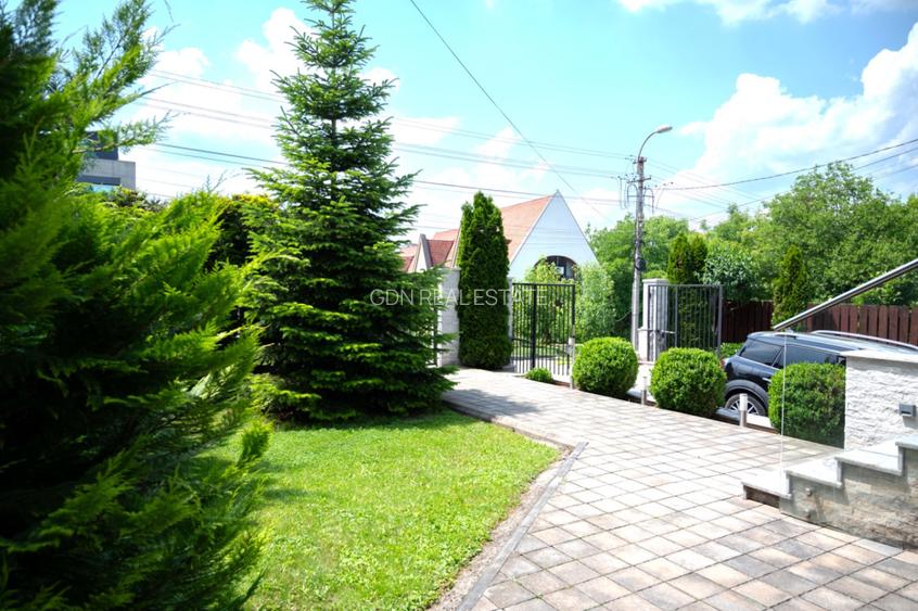 Vilă in Andrei Mureșanu,  6 camere, teren 600 mp - 2