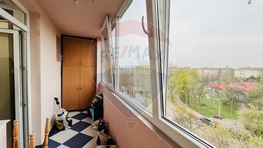 Apartament cu 3 camere de vânzare în zona Rogerius - 15
