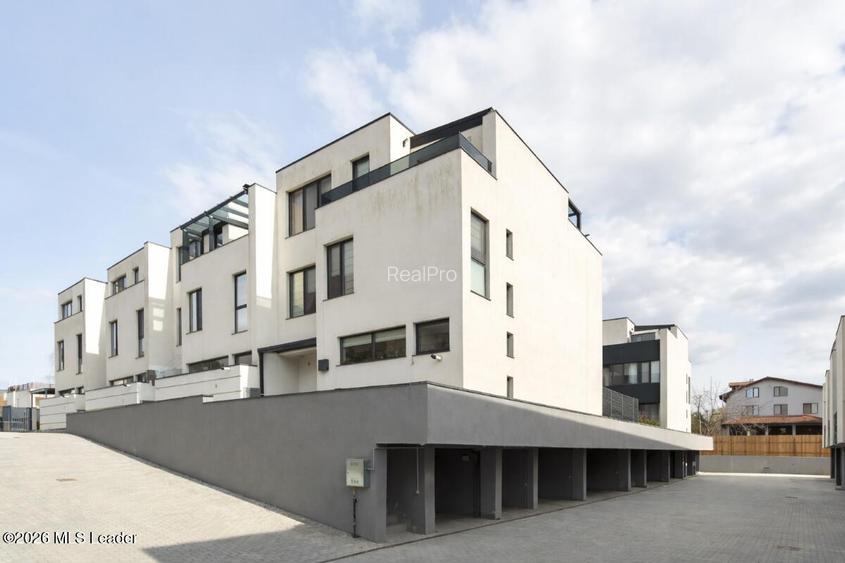 Iancu Nicolae - Vila high-end pe malul lacului, Gradina cu Ponton - 28