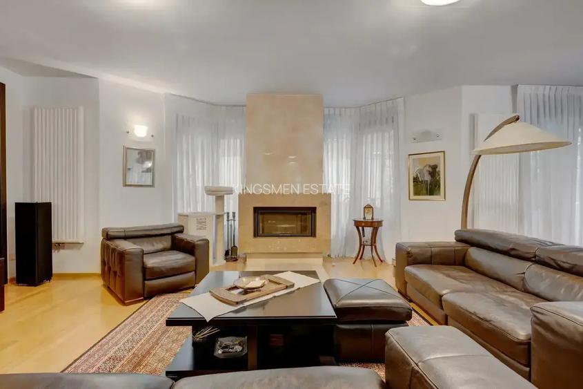 Vila de Lux ideal familie / sediu de firma in zona centrala - 2