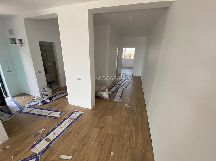 Comision 0%. Duplex spatios. Teren 380 mp. Panouri solare. - 12