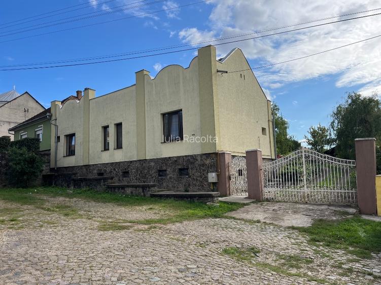 Casă de vânzare – Locație ultracentrală în stațiunea balneoclimatică Tășnad - 2