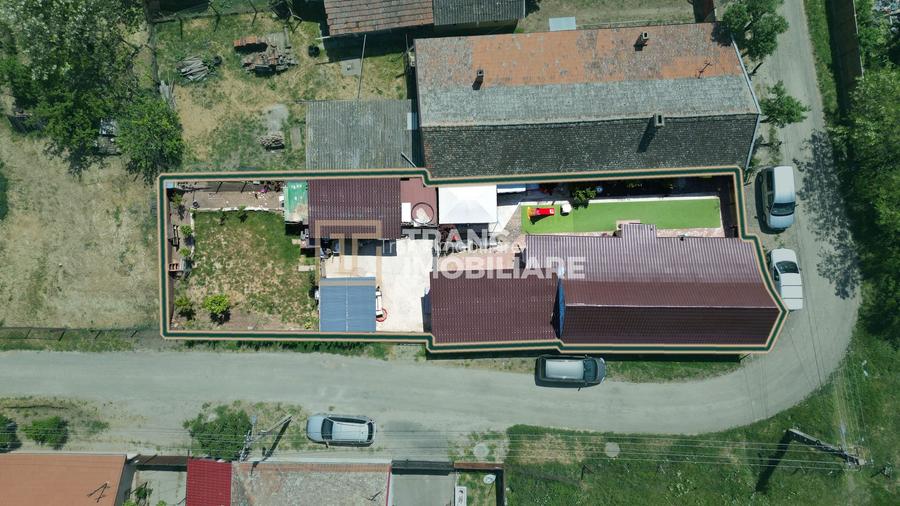 Casă renovată la cheie cu 2 camere în Pecica - 2