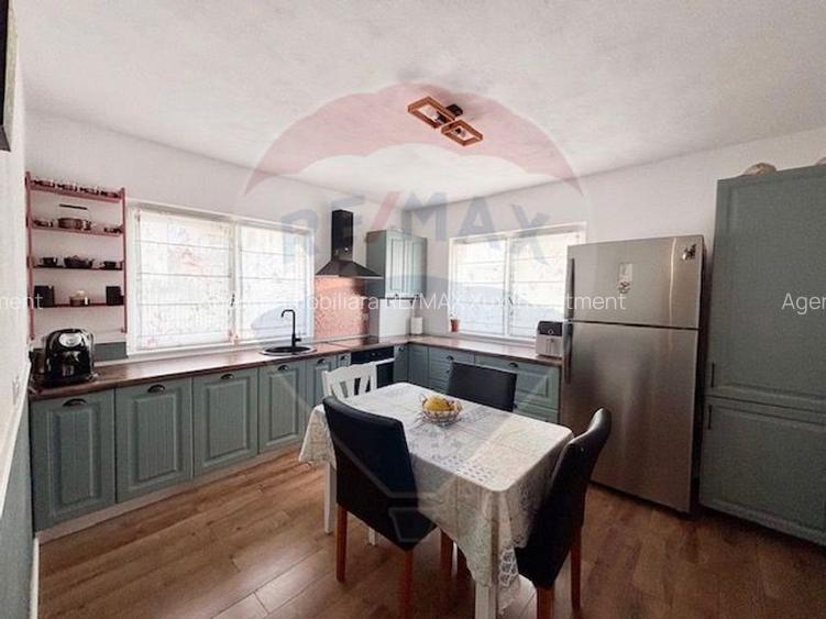 Casa moderna de vanzare in Bavaria Park cu priveliste la muntii Fagars - 2