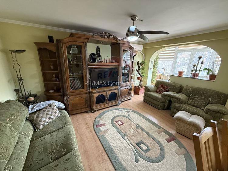 Apartament cu 3 camere de vânzare în Centrul orașului Câmpulung - 3