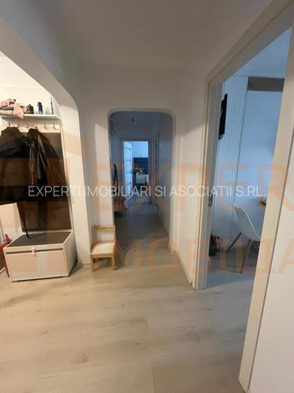 Apartament 3 camere, situat in zona Inel II - 7