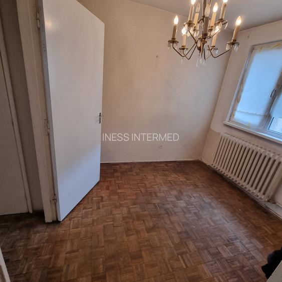 COMISION 0% UNIVERSITATE, AP 4 CAM, BD. N. BALCESCU, IMOBIL STRADAL, AN 1961 - 12