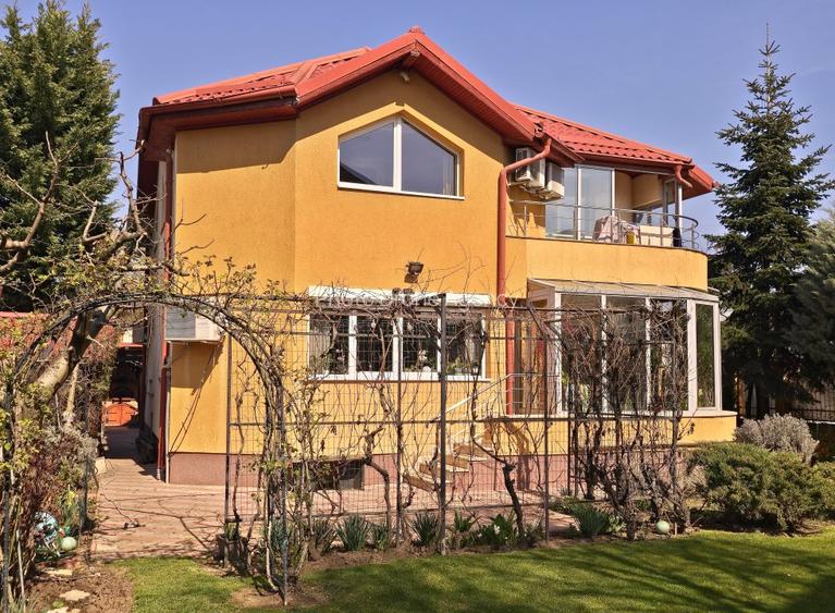 Vilă de Vânzare Drumul Taberei Stradă Exclusivistă Acces Securizat T=627mp D=30m - 34