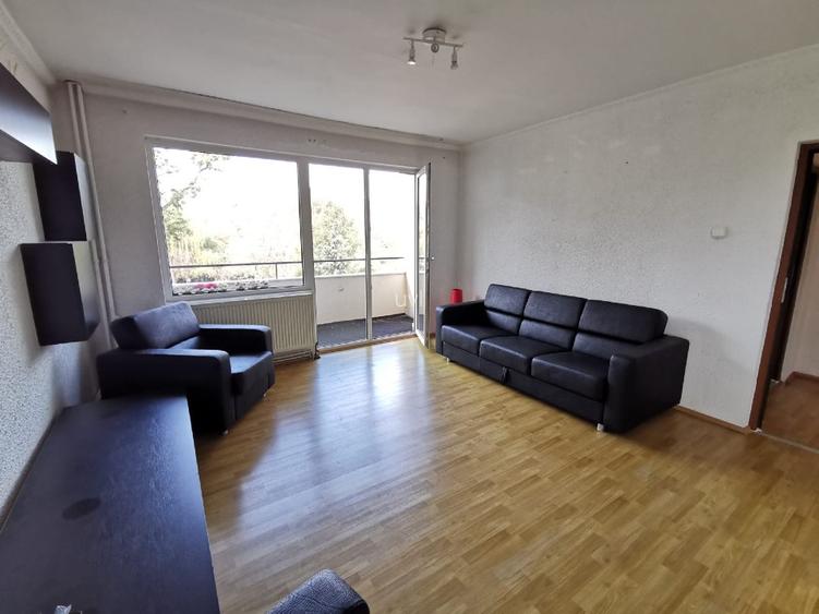 Apartament 3 camere, Decomandat, 70 mp, 2 Parcari, Centru, Iuliu Hosu - 2