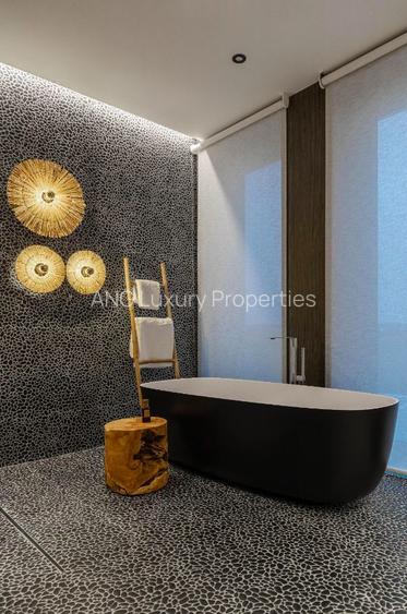 Luxury Garden Villa - 13