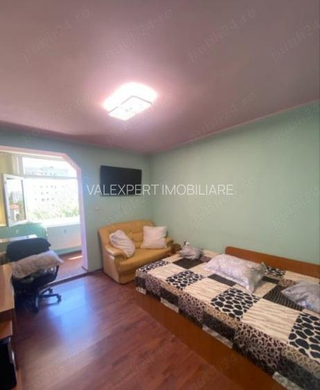 Metrou 1 Decembrie 1918, 3 cam, loc de parcare, bloc reabilitat - 2