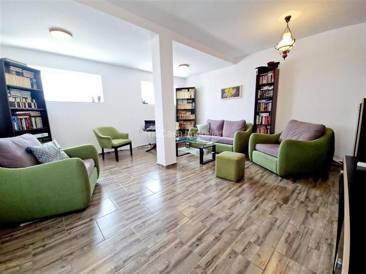 CASA DE VANZARE CRAIOVA,  5 camere ,str. T. Vladimirescu , teren - 200 mp - 5