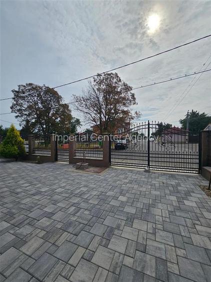 VILA DE VANZARE BACAU  P+E+M (de locuit si birou , clinica, notarriat, medic de - 4