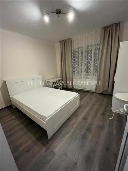 Apartament cu 3 camere  de vanzare  Tg Cucu - Podul de Fier, - 7