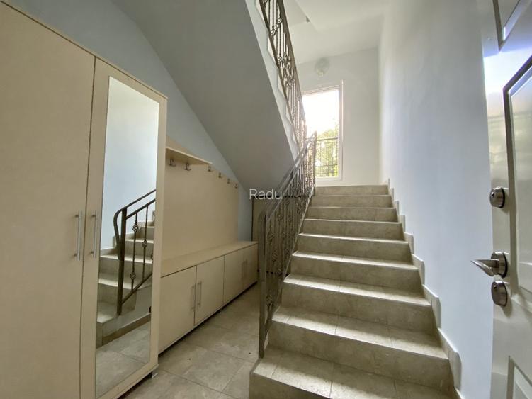 Ap. in vila pe 2 etaje, 174 mp, 5 camere, 2 bucatarii, 2 bai, terasa, parcare - 15