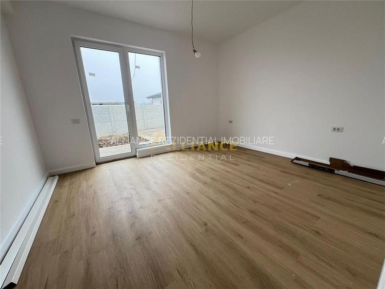 Vila individuala - 4 camere - 3 bai - 200 m de bulevardul principal - 8