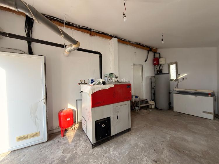 Casă de vânzare, 4 camere, 162 mp Buturugeni - 11