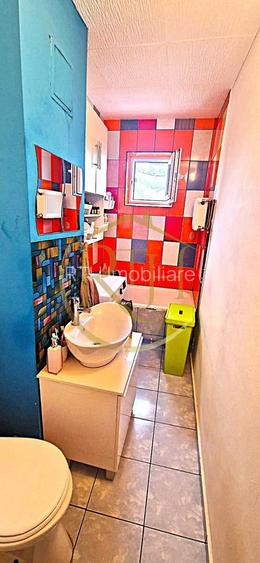 Vand apartament cu 4 camere in zona spitalul judetean,comision ,,0'' - 18