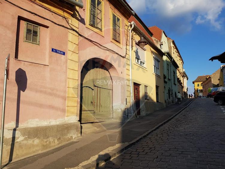 Apartament cu 3 camere de vanzare pe Str.Tribunei - 22