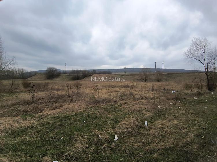 Teren 12.400 MP | 180 ml deschidere E85 | Pătrăuți | 70.000€ - 2