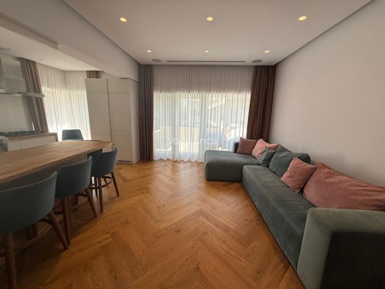 Vand apartament cu 3 camere finisat modern - 2